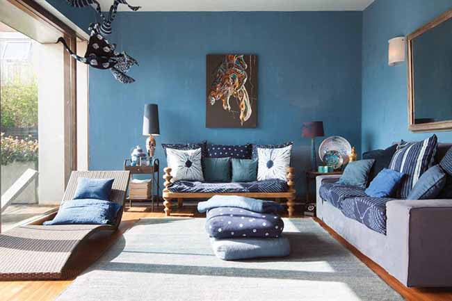 Living room with blue walls