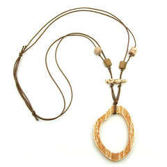 NECKLACE BROWN/BEIGE LARGE RING PENDANT