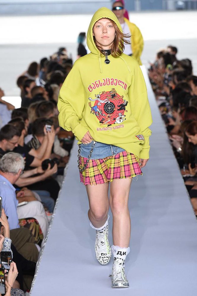 Vetements sudadera Desfile