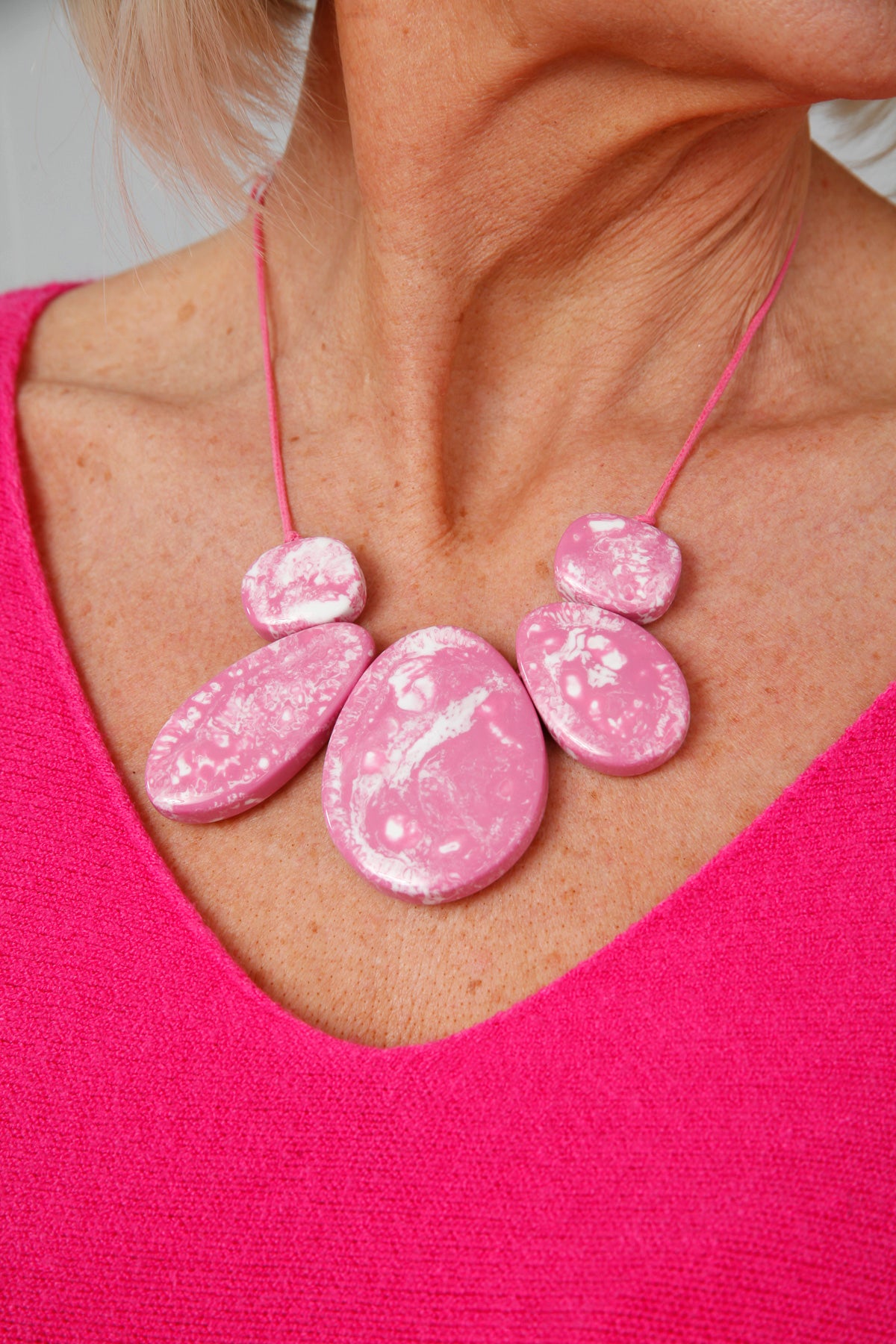 Marble Pendant Necklace Fuchsia