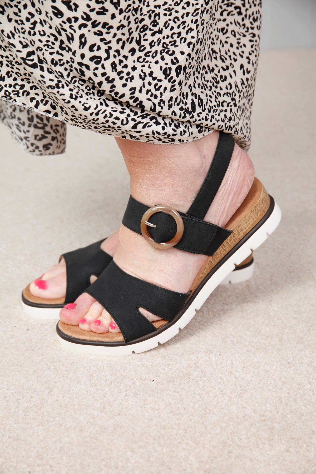 Valerie Wedge Sandals Black