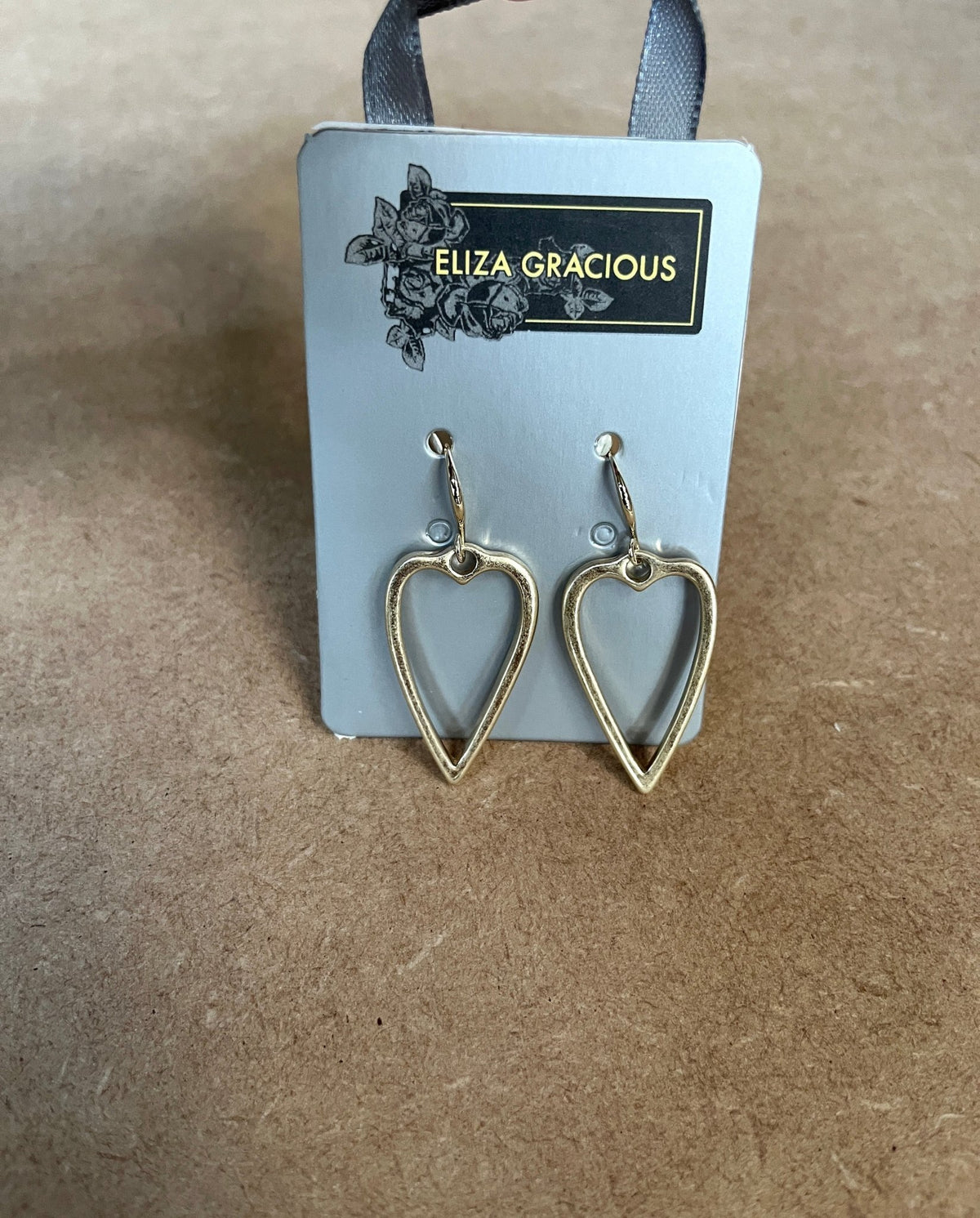 Pale Gold Classic Heart Earrings - bestacaiberryselect