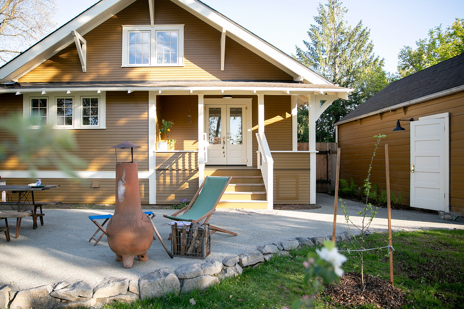 backyard with lounge chairs