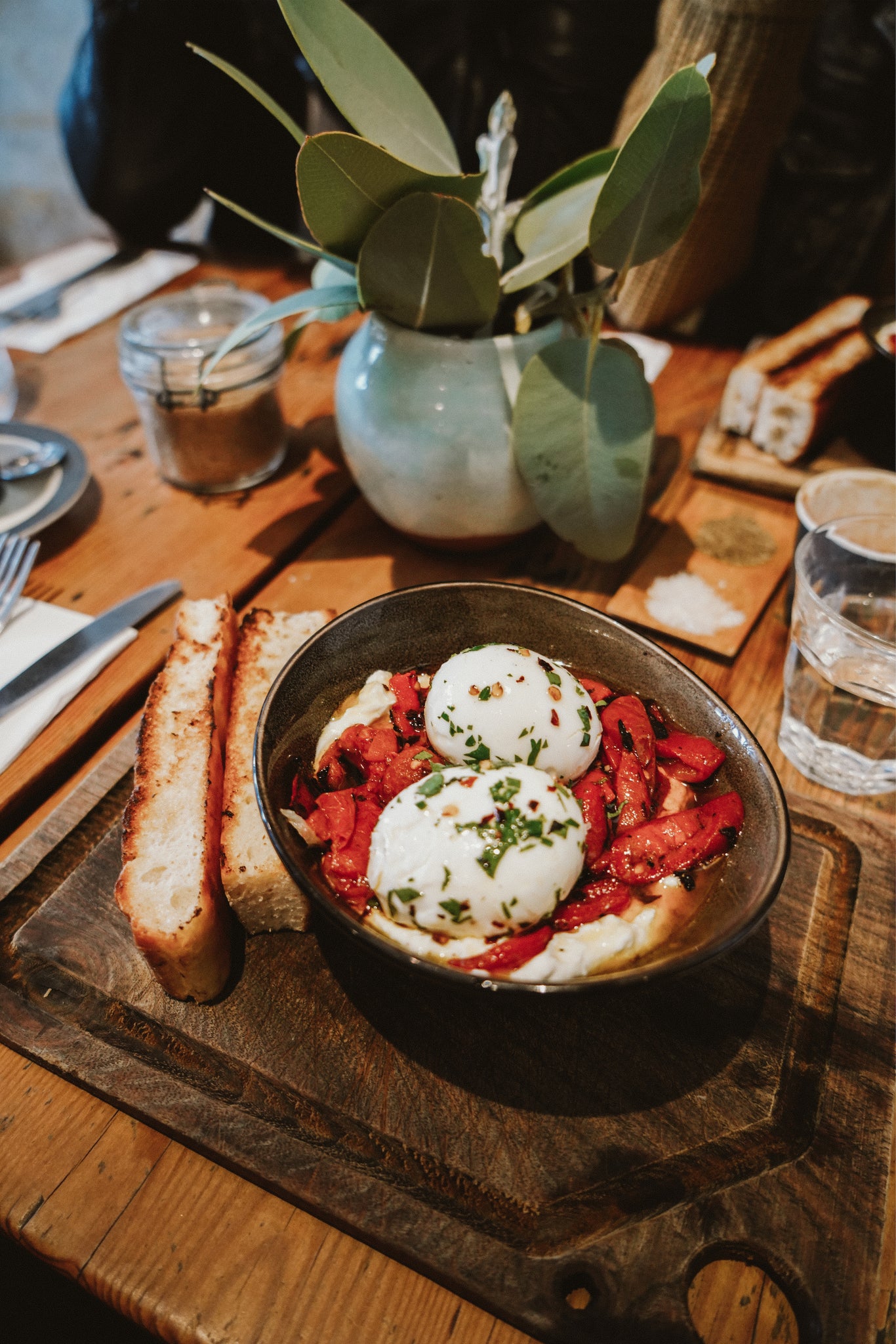What to do in a weekend in Sydney Australia featured by Promptly Journals: where to eat in Sydney