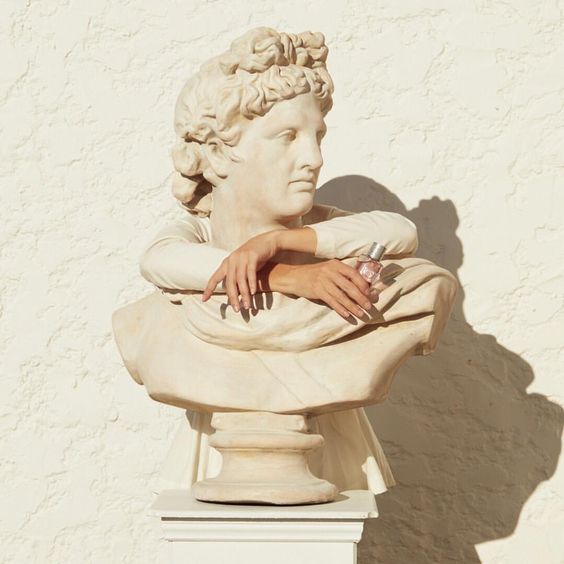 Bust sculpture arms