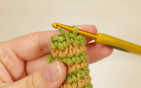 how to crochet stripy amigurumi toys