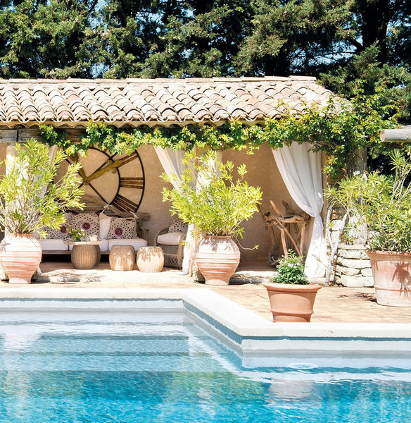 Swimming pool luxury vacation rental in Provence 6 bedrooms
