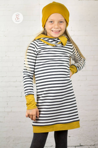 French Terry/Sweat - "Vintage Stripes" - Streifen - kombiniert mit Strickbündchen "Luna" uni genäht wurde ein Kleid NIKE Kids von Fadenkäfer - Kleid - Nähen für Kinder/Mädchen - Ballonkleid - Herbst/Winter - Papierschnittmuster, eBook & Stoff - Glückpunkt.