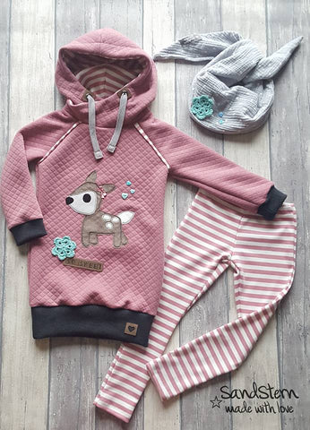 Applikationsvorlage "Rehlein" - Tilu Design - Applizieren leicht gemacht - Reh - Waldtiere - Hirsch - Applikation kombiniert mit dem Monatsknaller Ringel-Jersey "White Stripes" & Jersey-Stepper/Stepp-Jersey "Little Star", sowie Double Gauze/Musselin - Shirt - Pulli - Nähen - eBook & Stoff - Glückpunkt.