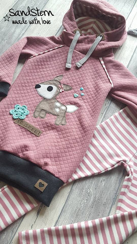 Applikationsvorlage "Rehlein" - Tilu Design - Applizieren leicht gemacht - Reh - Waldtiere - Hirsch - Applikation kombiniert mit dem Monatsknaller Ringel-Jersey "White Stripes" & Jersey-Stepper/Stepp-Jersey "Little Star", sowie Double Gauze/Musselin - Shirt - Pulli - Nähen - eBook & Stoff - Glückpunkt.