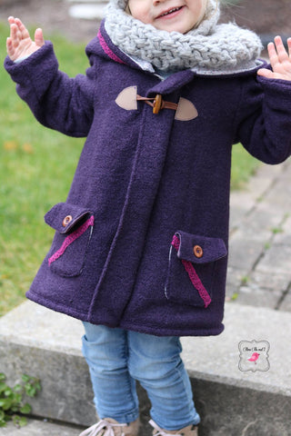 Wollwalk/Kochwolle "Danielle" kombiniert mit Applikation "Stern", Reißverschluss, Bänder & Borten genäht wurde ein Mantel "Louie" von Sara & Julez, Ebooks, Kids, DUFFLE COAT, Jacke, Kinder, Kinderjacke, LOUIE, Nähen, Nähen für Kinder, Winterjacke - Schnittmuster, Stoff - Glückpunkt.