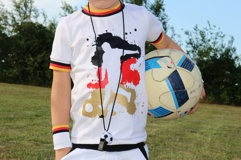Jersey "Basic Love" kombiniert mit dem eBook - "Basic Kids" - Shirt - HipStars, sowie der Plotterdatei von Fusselfreies - Nähen & Plotten für Kinder - Jungs - WM - Fußball - Fußballwm - Glückpunkt.