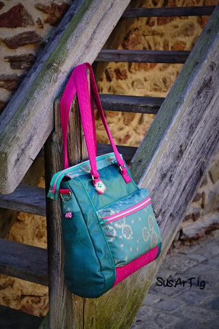 Der Shopper Maxima ist mit seiner Größe von 38 cm/ 37 cm/ 16 cm (H/B/T) die perfekte Tasche für den Alltag. Du kannst sie aber auch als schicke Sport -oder trendige Strandtasche nutzen.  Die Außentasche besticht durch ihr einzigartiges Design. Die tropfenförmige Seitenansicht verleiht der Maxima einen außergewöhnlichen Charakter - Nähen Damen Taschen & Täschchen - Tasche/Damentasche/Handtasche - Glückpunkt.