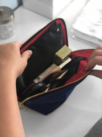 Kusshi makeup bag and organizer