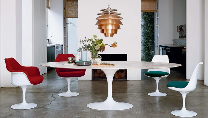 Saarinen Dining Table and Chairs - Knoll
