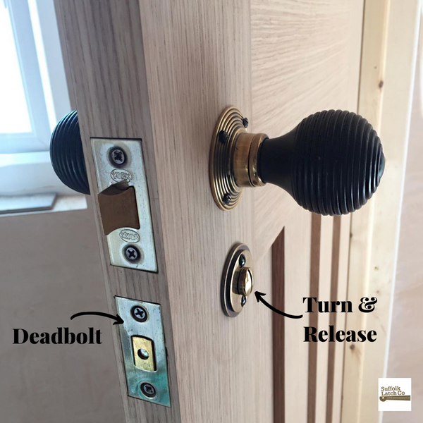 Deadlock, turn & release Beehive door knob bathroom set