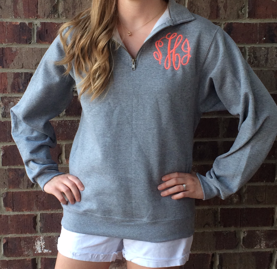 gray crewneck sweatshirt