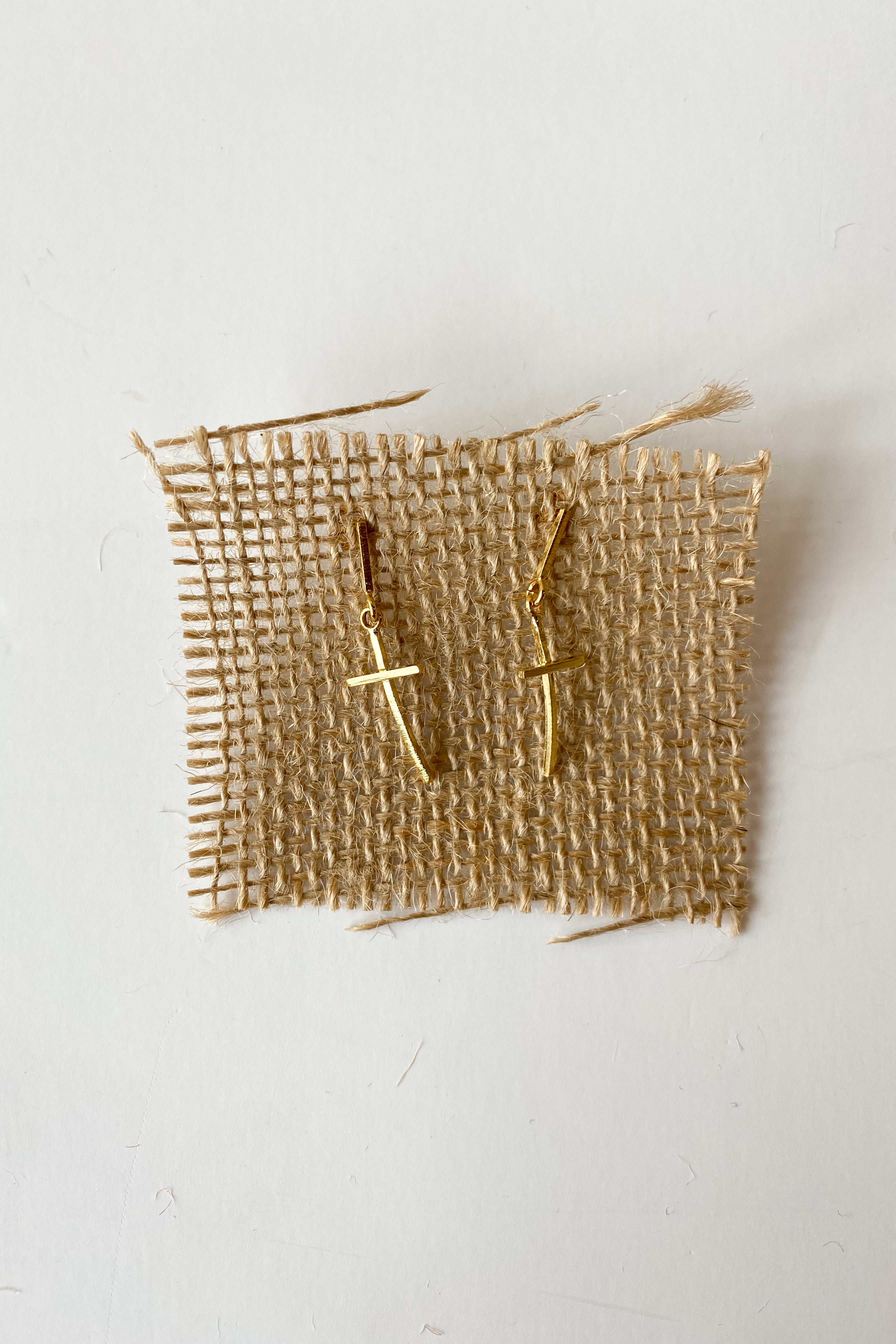 cross dangle