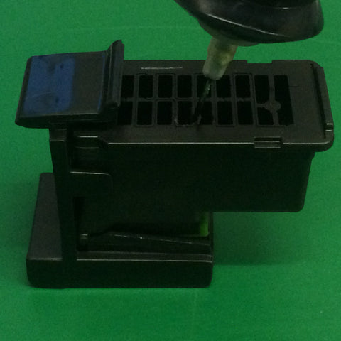 Inkjet black ink into the PG-545BK cartridge.