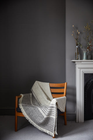 Natural blanket, Farrow & Ball Moles Breath walls