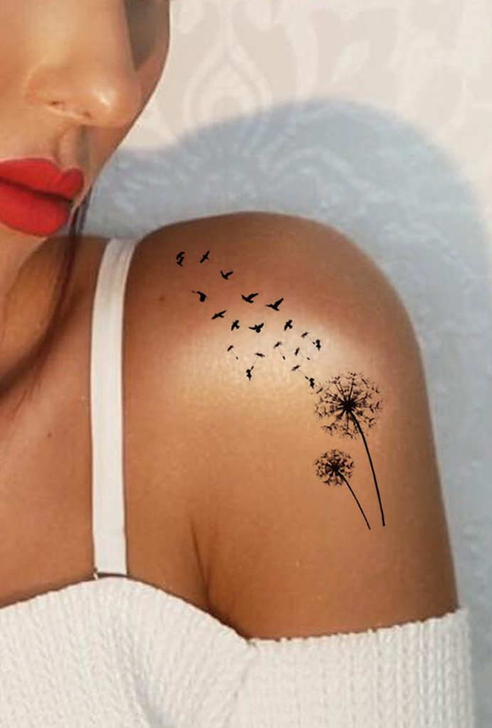 Small Unique Blowing Dandelion with Birds Shoulder Tattoo Ideas - Black & White Watercolor Meaningful Flower Tats - www.MyBodiArt.com pequeño diente de león que sopla con las ideas del tatuaje del hombro de los pájaros -