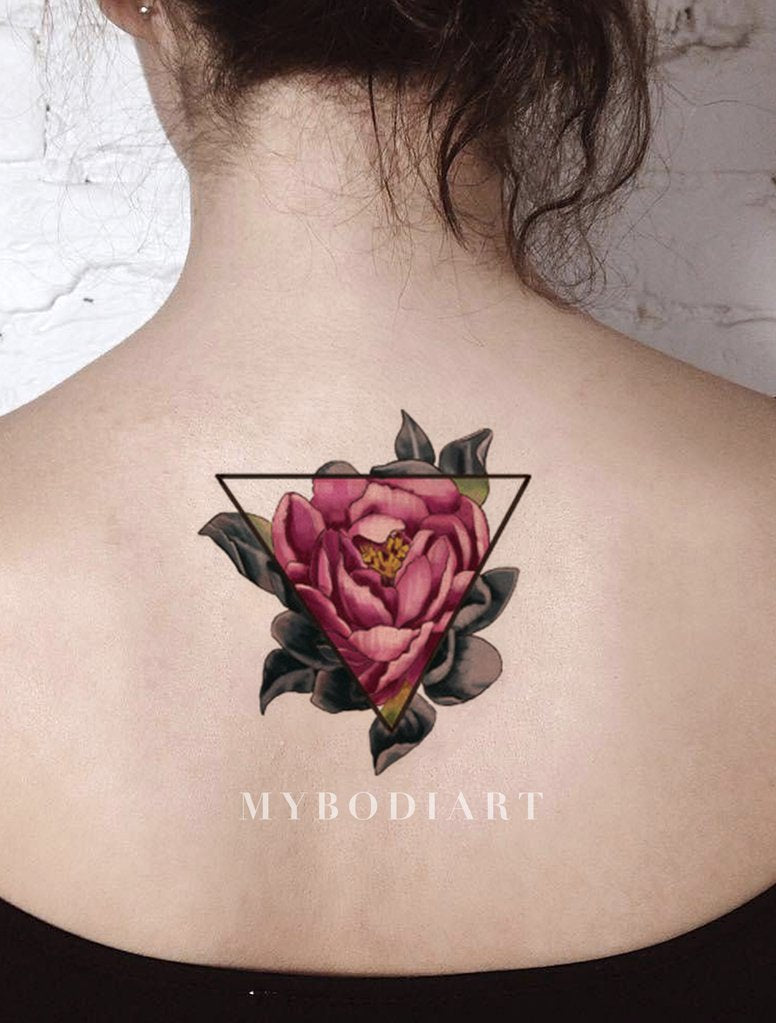 Realistic Rose Tattoo Ideas Geometric Triangle Watercolor Flower Back Tat for Women -  ideas de tatuaje de espalda de rosa de acuarela para mujeres - www.MyBodiArt.com #tattoos 