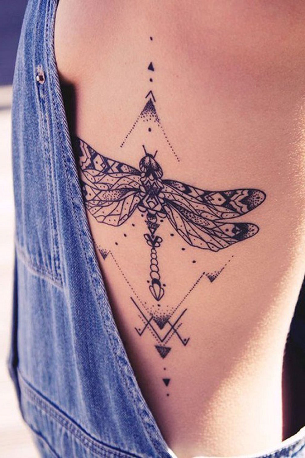 Trending Dragonfly Rib Tattoo Ideas for Women - Nature Animal Side Body Tat - Tatouage -  www.MyBodiArt.com 