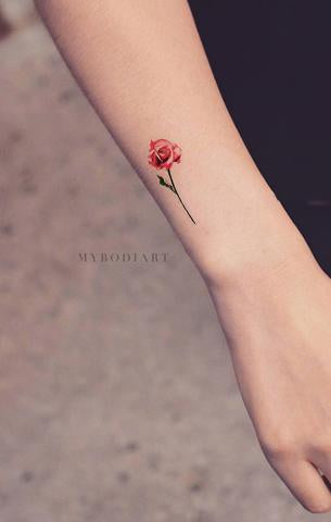 Small Watercolor Rose Arm Tattoo Ideas for Women Tiny Cute Red Floral Flower Wrist Tat - pequeñas ideas del tatuaje de la muñeca de la rosa del rojo de la acuarela para las mujeres - www.MyBodiArt.com #tattoos