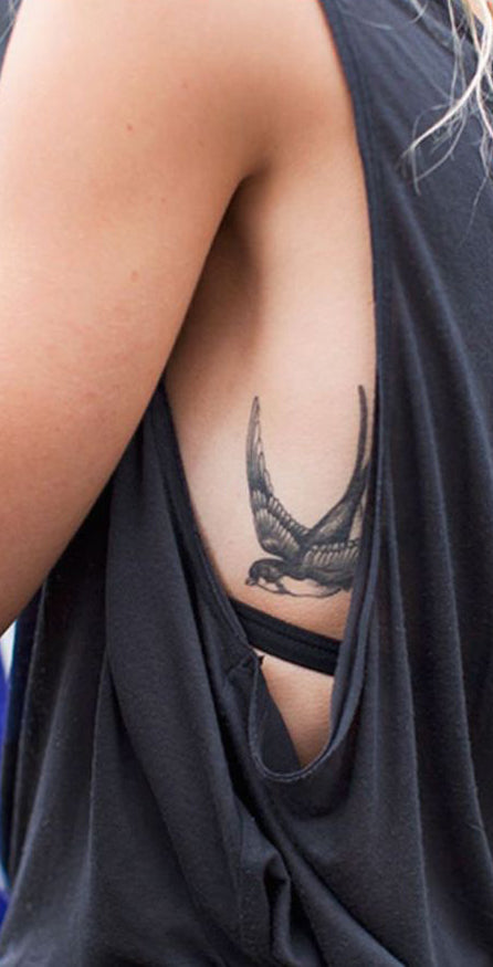 Girly Sparrow Rib Tattoo Ideas - Bird Ideias De Tatuagem Para Mulheres - www.MyBodiArt.com