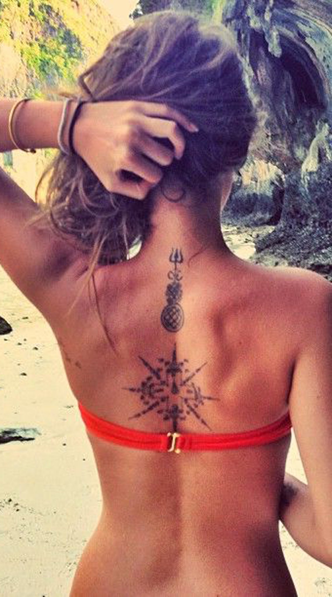 Tribal Sacred Geometric Mandala Tattoo Ideas for Women - Boho Spine Back Tat - ideas tribales espalda tatuaje para mujeres chicas - www.MyBodiArt.com