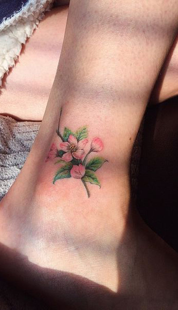 Small Pretty Colorful Pink Flower Ankle Tattoo Ideas for Women -  Pequeñas y bonitas ideas de tatuajes de flor rosa para el tatuaje del tobillo para mujeres - www.MyBodiArt.com