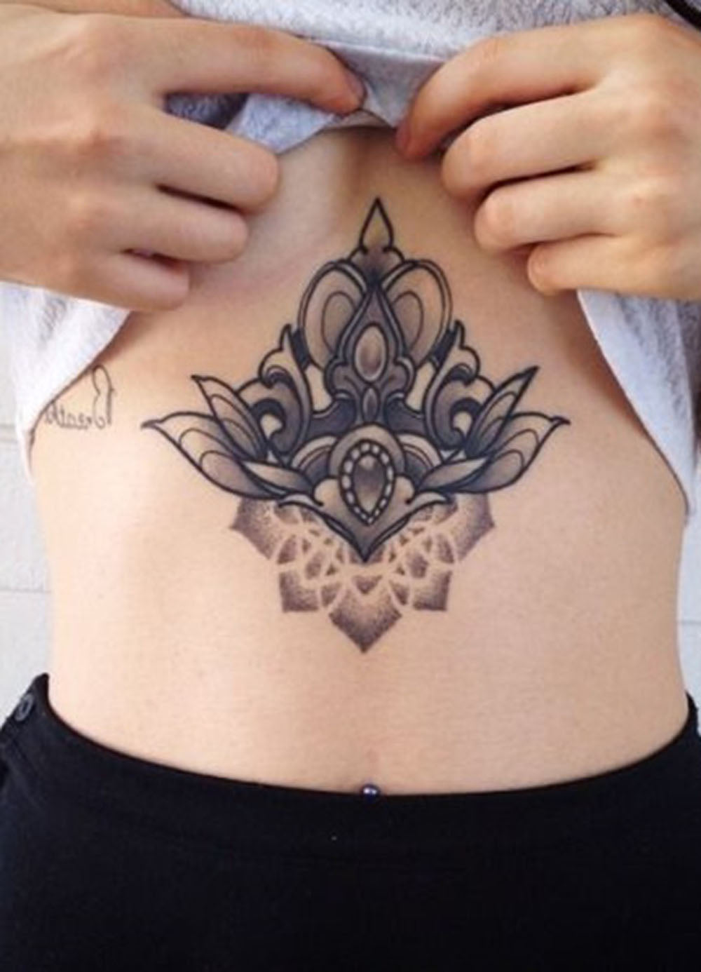 Black Sternum Lotus Mandala Tattoo Ideas for Women -  tatuaje de esternón de loto - www.MyBodiArt.com