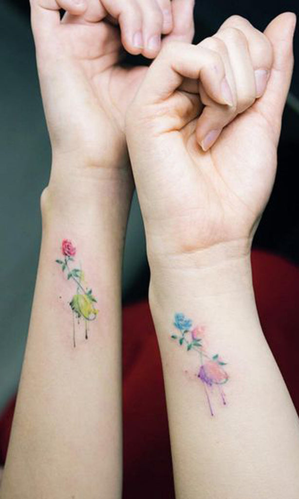 Unique Watercolor Flower Infinity Matching Tattoo Ideas for Sisters or Best Friends -  Ideas de tatuajes a juego con infinito floral de acuarela linda para hermanas o mejores amigos - www.MyBodiArt.com 