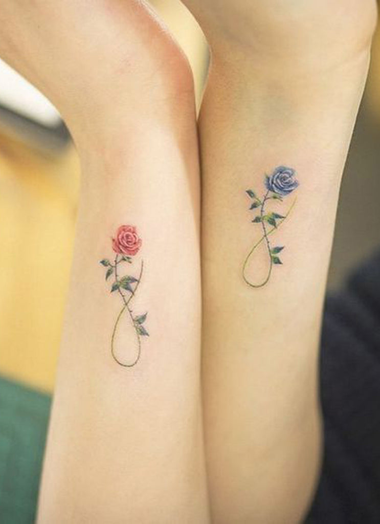 Matching Tattoos for Best Friends Small Cute Infinity Rose Wrist Tattoo Ideas -  pequeña rosa infinito que coincida con las ideas del tatuaje de la muñeca para las mujeres - www.MyBodiArt.com