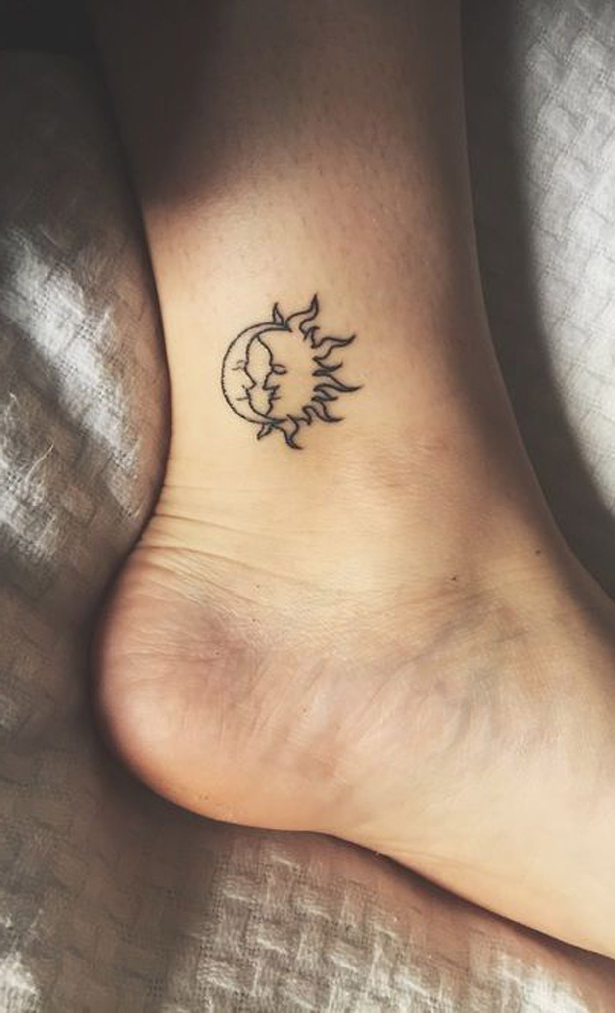 Small Crossing Sun and Moon Ankle Leg Tattoo Ideas for Women -  Pequeñas cruces sol y luna tobillo pierna tatuaje Ideas para mujeres - www.MyBodiArt.com