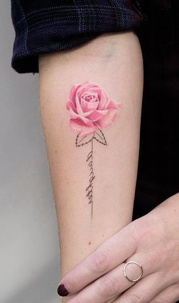 Pretty Feminine Rose Script Forearm Tattoo Ideas for Women -  Ideas bonitas del tatuaje del antebrazo de Rose para las mujeres - www.MyBodiArt.com