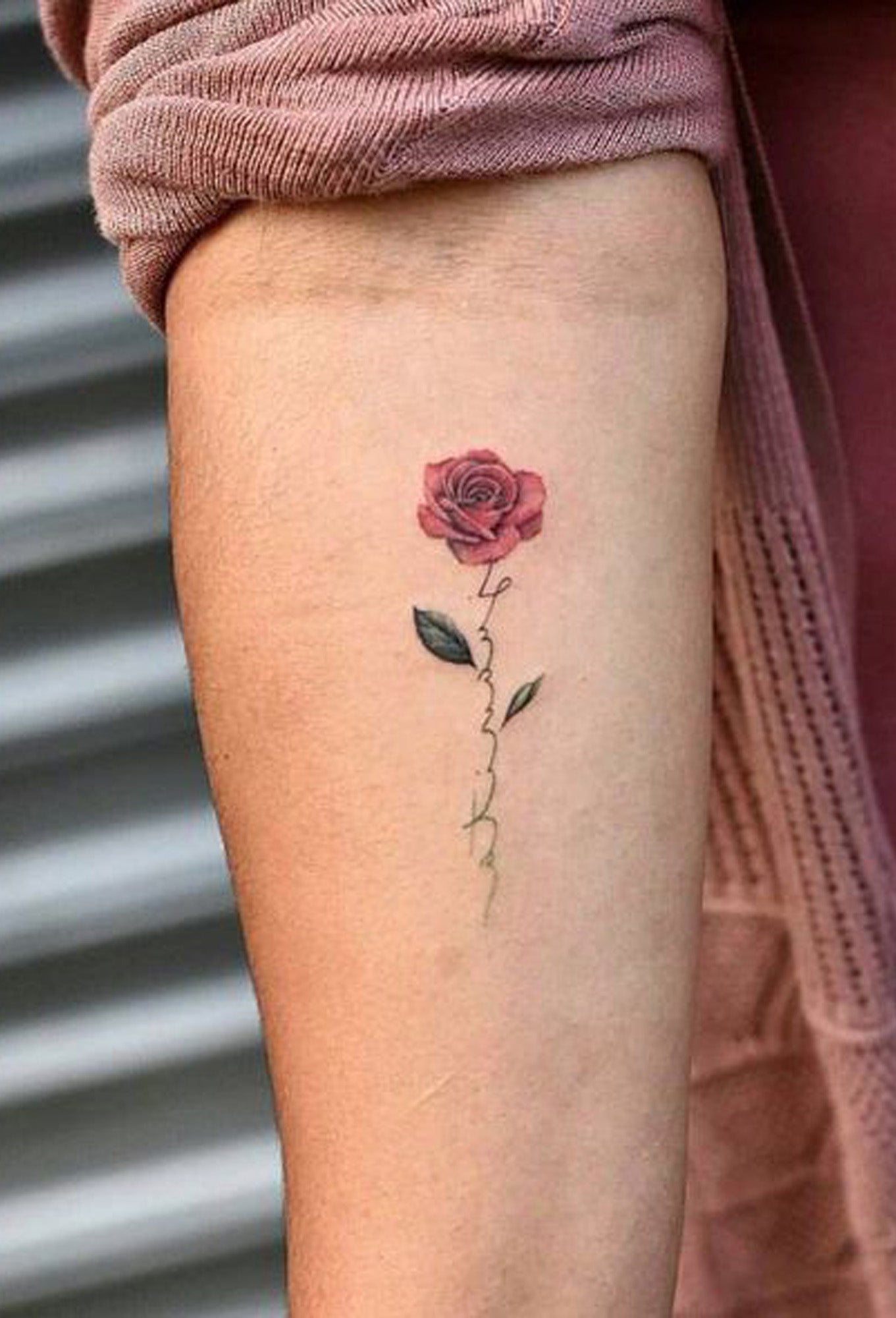 Watercolor Small Cute Forearm Rose Forearm Tattoo Ideas for Women -  Ideas de tatuaje de flor de antebrazo pequeño para mujeres - www.MyBodiArt.com