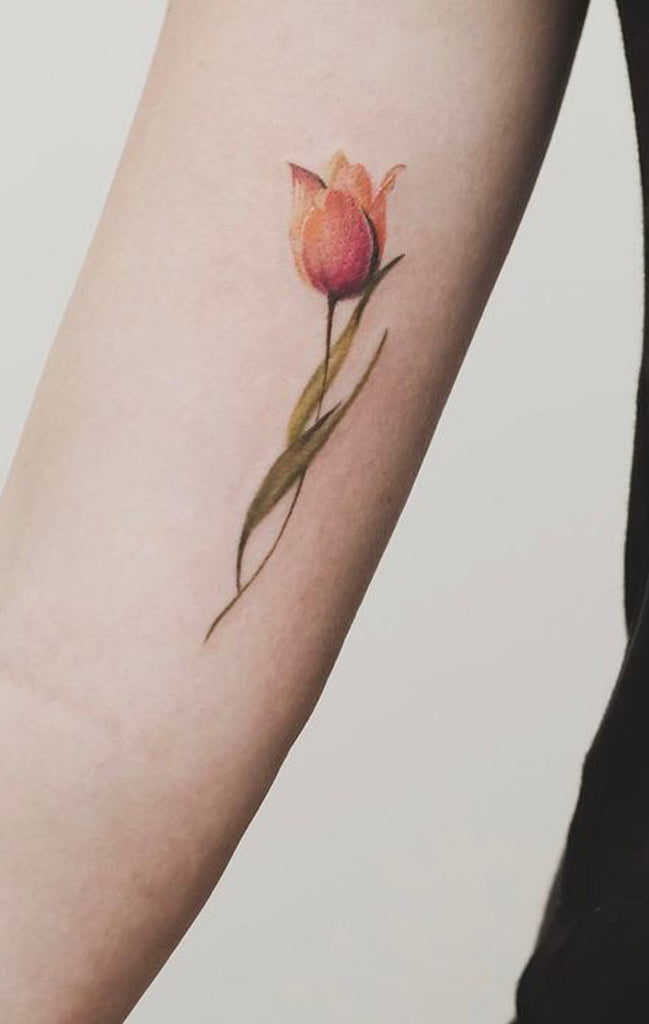 Watercolor Tulip Pink Floral Flower Bicep Arm Tattoo Ideas for Women -  Ideas de tatuaje de flores para mujeres - www.MyBodiArt.com