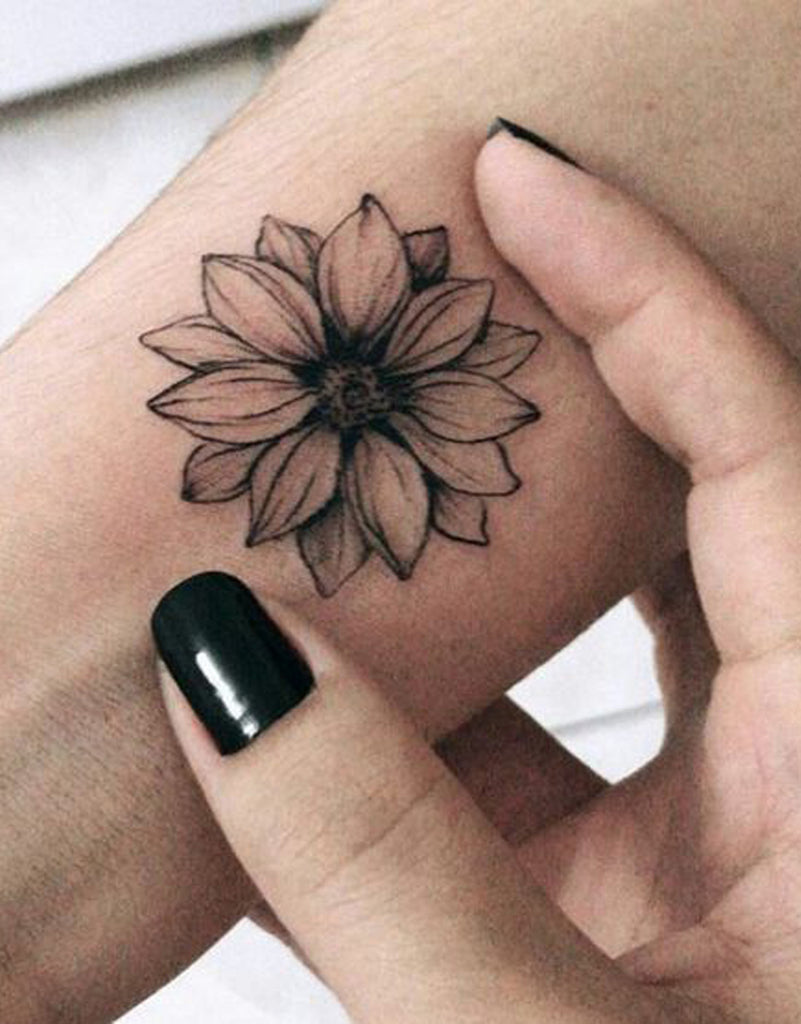 Black Sunflower Wrist Tattoo Ideas for Women -  Ideas de tatuaje de flores para mujeres - www.MyBodiArt.com