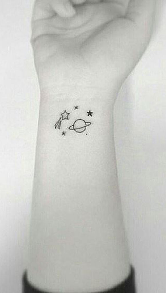Small Minimalist Planet Wrist Tattoo Ideas for Women - Black Outline Galaxy Arm Tat -  ideas pequeñas del tatuaje de la muñeca del planeta - www.MyBodiArt.com 