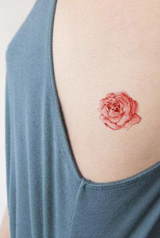 Small Floral Flower Side Tattoo Ideas - Delicate Simple Watercolor Pink Rose Rib Tat for Women - pequeñas ideas del tatuaje de la costilla rosa acuarela - www.MyBodiArt.com #tattoos