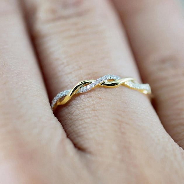 simple gold ring