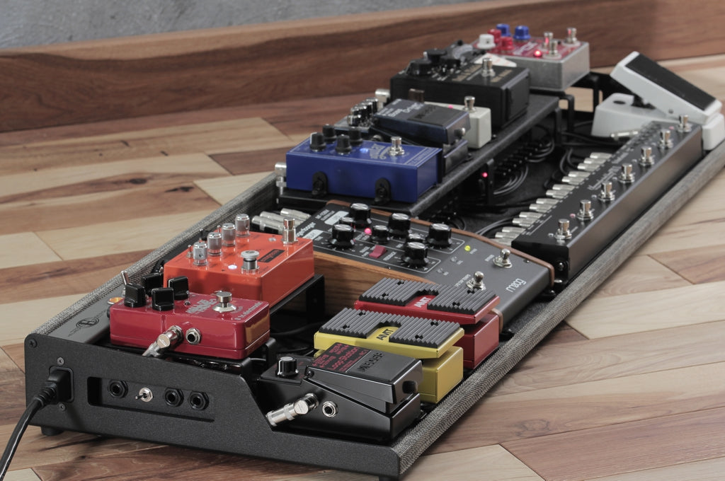 Custom OpenWing 13 Bass Pedalboard with full set-up