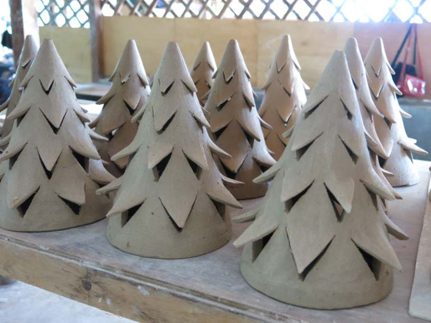 Nom Living Yuko Christmas Tree Unglazed