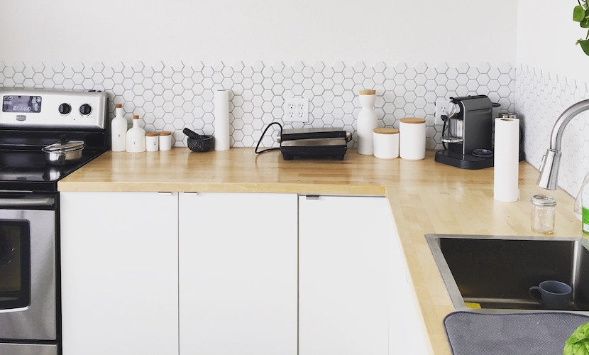 Magnetic knife holder: a kitchen corner