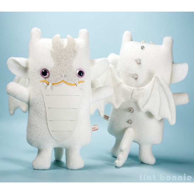 Flat-Bonnie-Baby-Dragon-Plush-Stuffed-Animal-Clutter-Art-Show-D1103-640