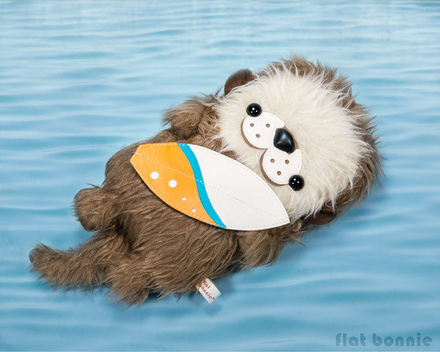 Flat-Bonnie-Surfing-Otter-Plush-Surfboard-Stuffed-Animal-A7s04785-640