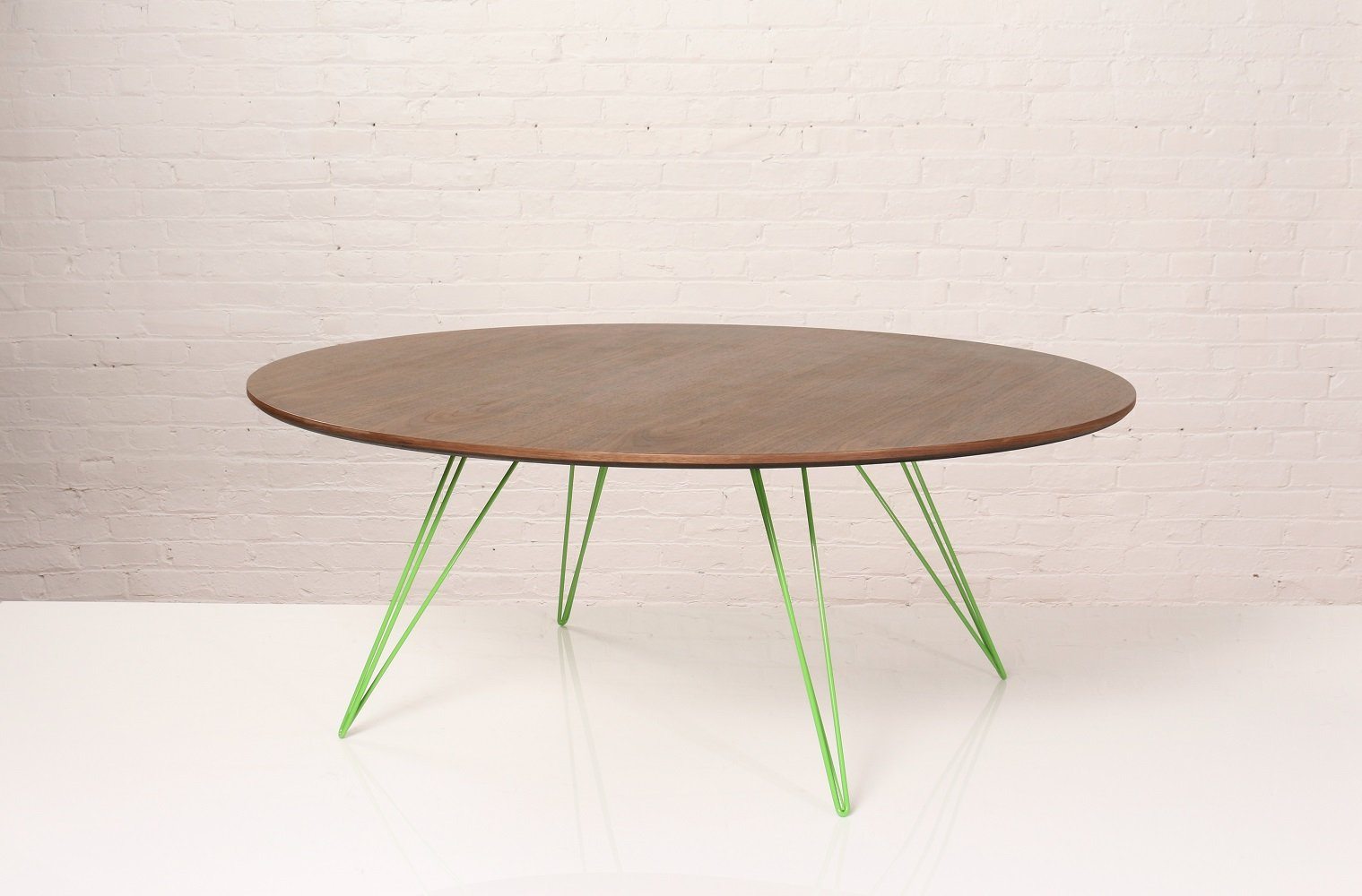 Tronk Williams Coffee Table - Oval Thin Maple Blood Red