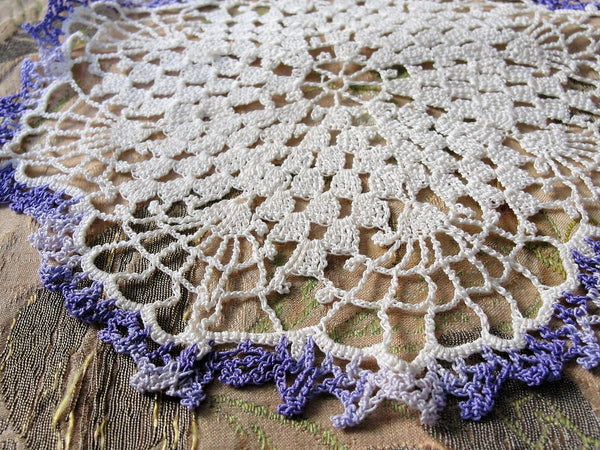 Details about   Vintage Hand Crocheted Doily Green and White Farmhouse Decor 8" 