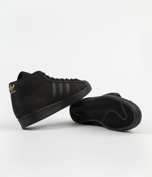 Pro Model Shoes - Core Black / Gold / White | Flatspot